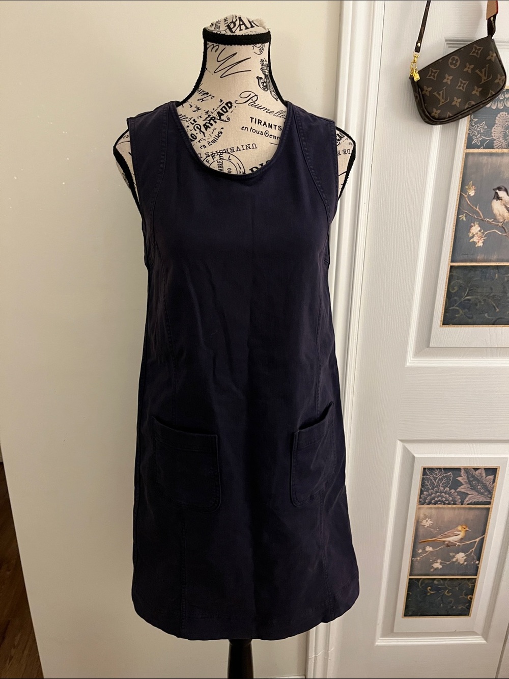 Classic Sleeveless Shift Dress in Dark Navy